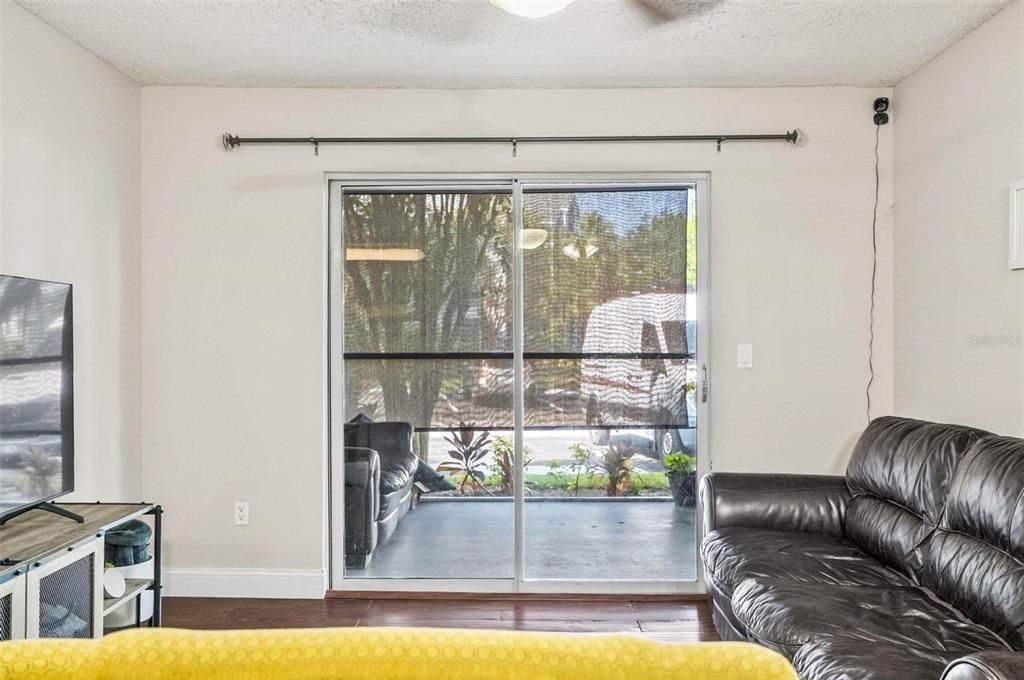 待售: $219,999 (2 贝兹, 2 浴室, 899 平方英尺)