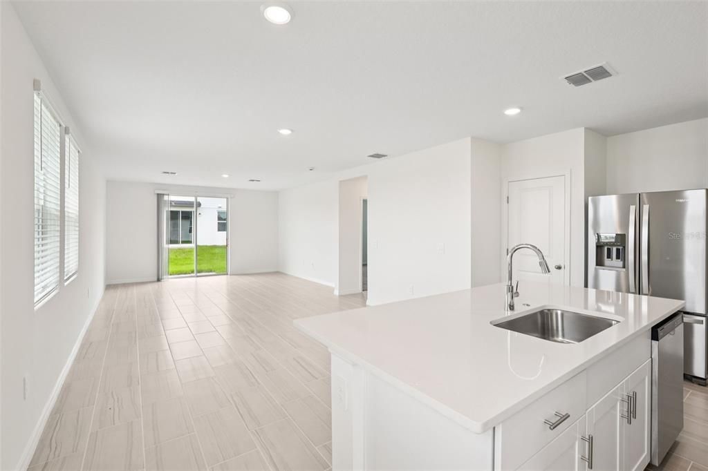 For Sale: $299,329 (4 beds, 2 baths, 1607 Square Feet)