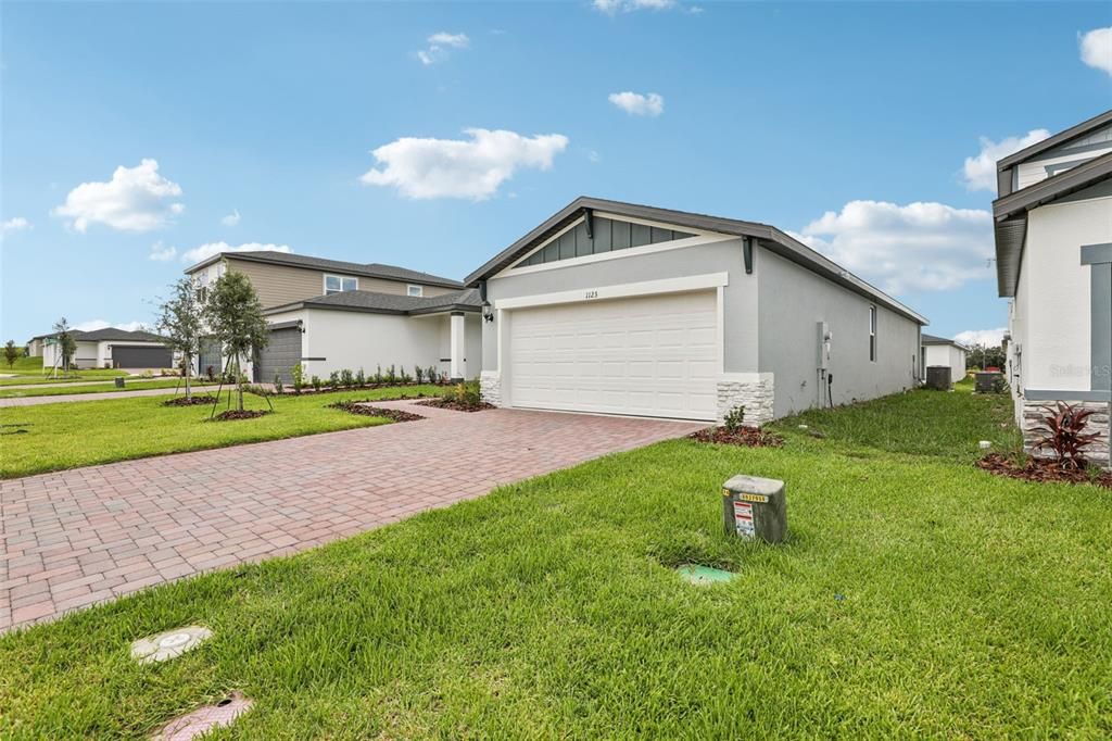 For Sale: $272,050 (3 beds, 2 baths, 1269 Square Feet)