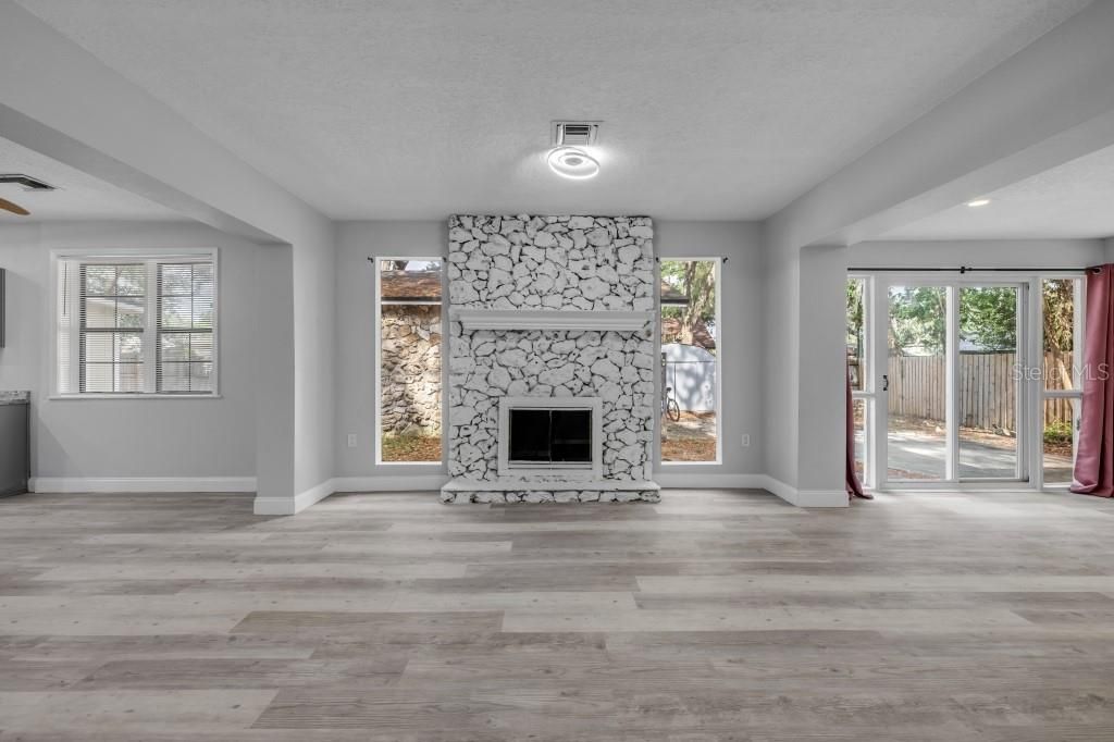 For Sale: $479,990 (4 beds, 3 baths, 1606 Square Feet)