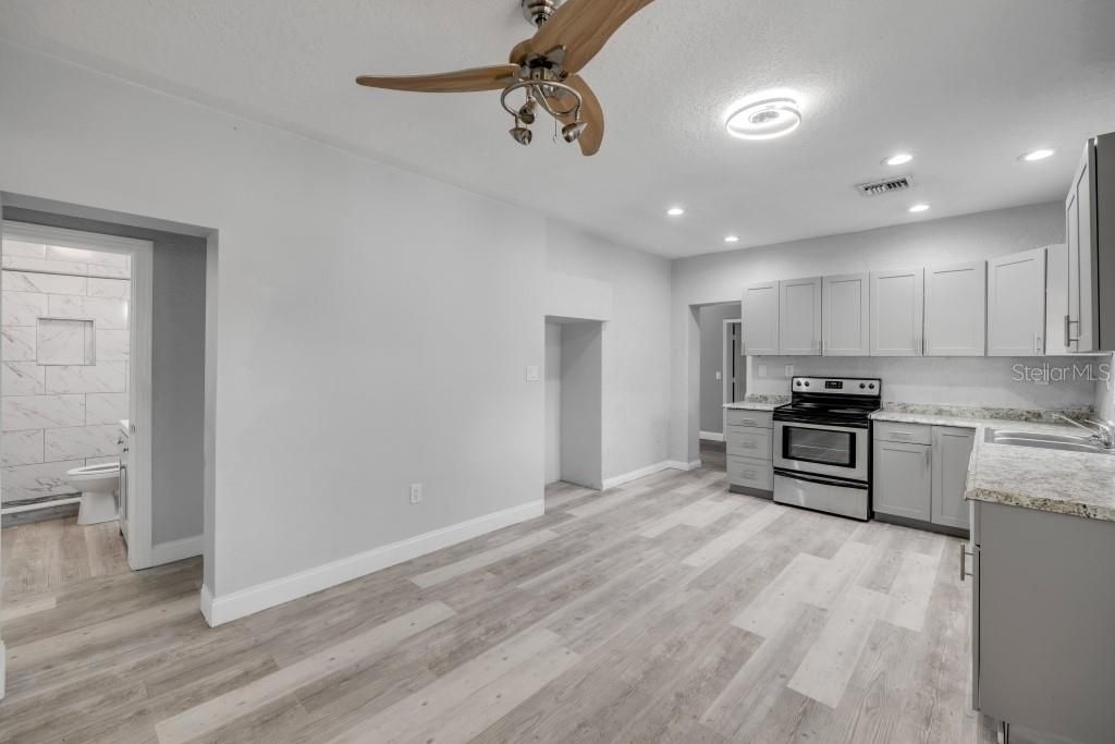 For Sale: $479,990 (4 beds, 3 baths, 1606 Square Feet)