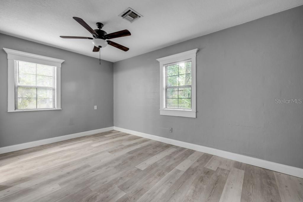 For Sale: $479,990 (4 beds, 3 baths, 1606 Square Feet)