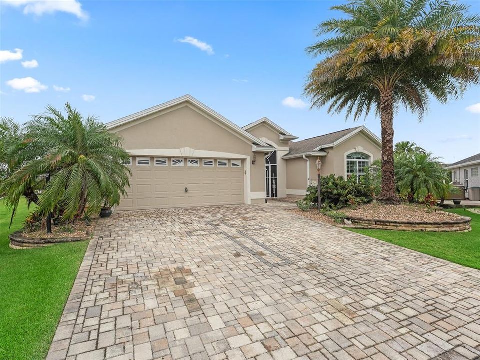 Active With Contract: $875,000 (4 beds, 2 baths, 2606 Square Feet)