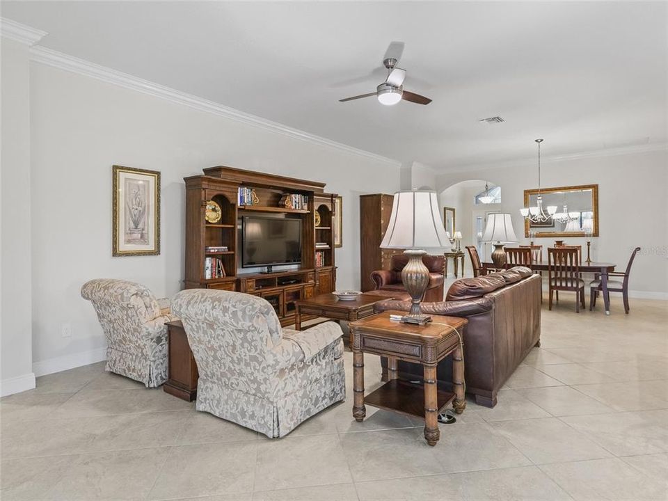 Active With Contract: $875,000 (4 beds, 2 baths, 2606 Square Feet)