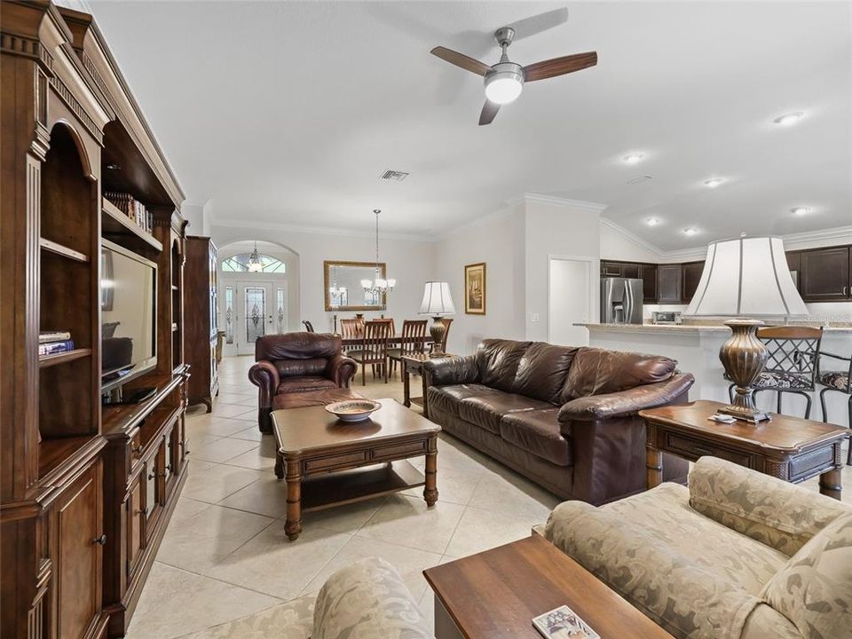 Active With Contract: $875,000 (4 beds, 2 baths, 2606 Square Feet)