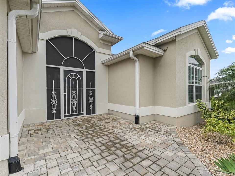 Active With Contract: $875,000 (4 beds, 2 baths, 2606 Square Feet)