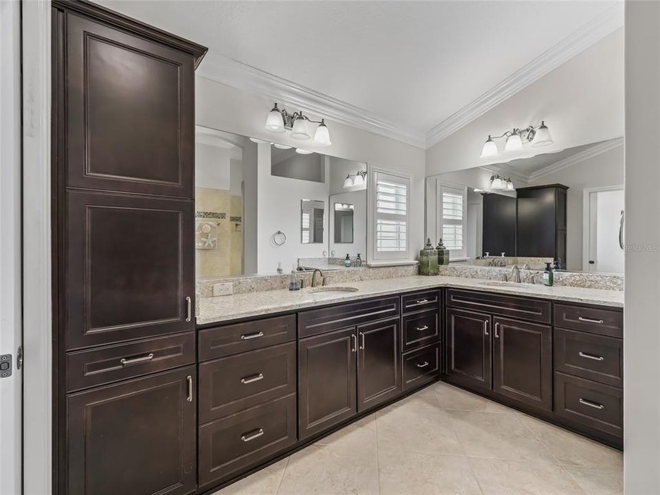 Active With Contract: $875,000 (4 beds, 2 baths, 2606 Square Feet)