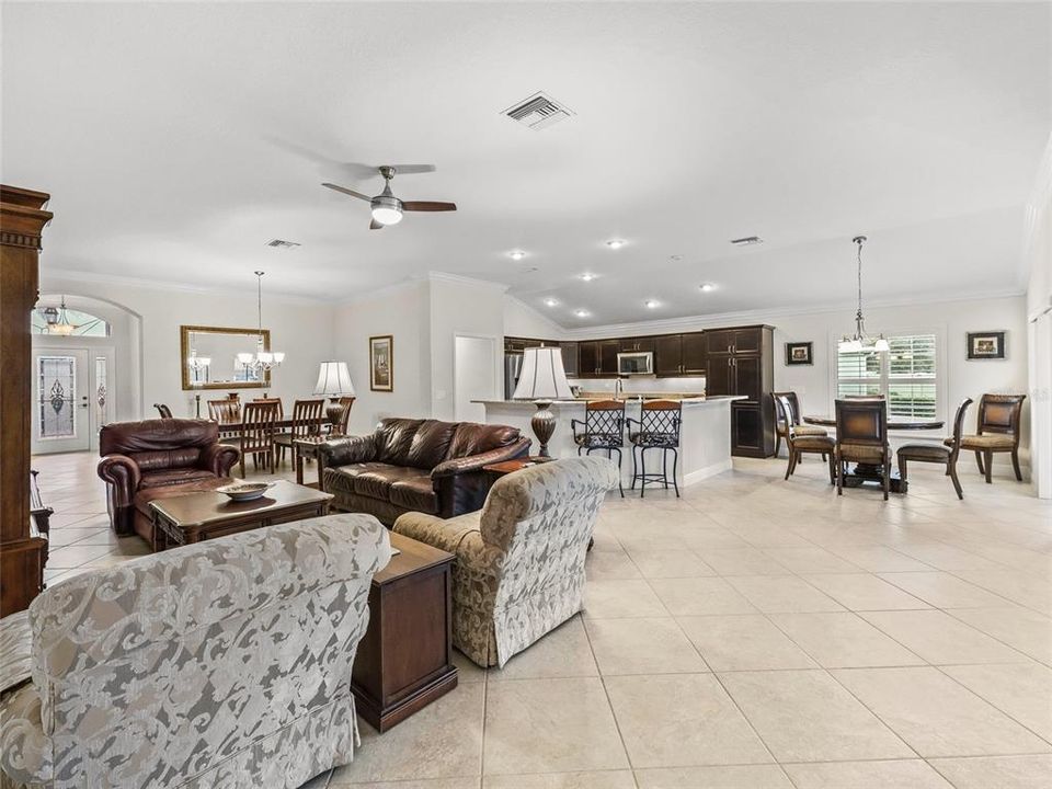 Active With Contract: $875,000 (4 beds, 2 baths, 2606 Square Feet)