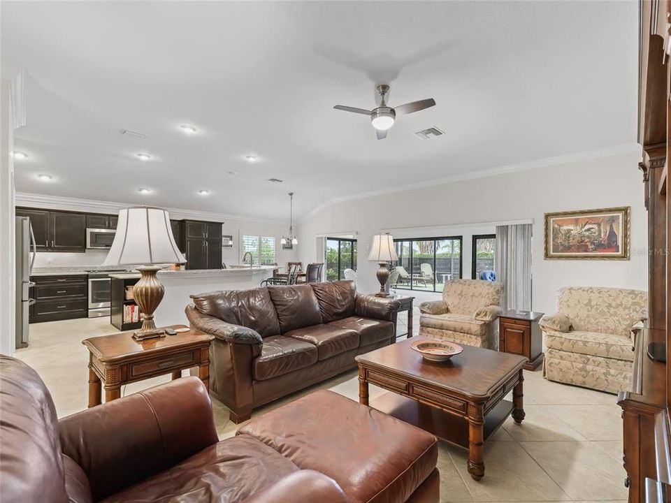 Active With Contract: $875,000 (4 beds, 2 baths, 2606 Square Feet)