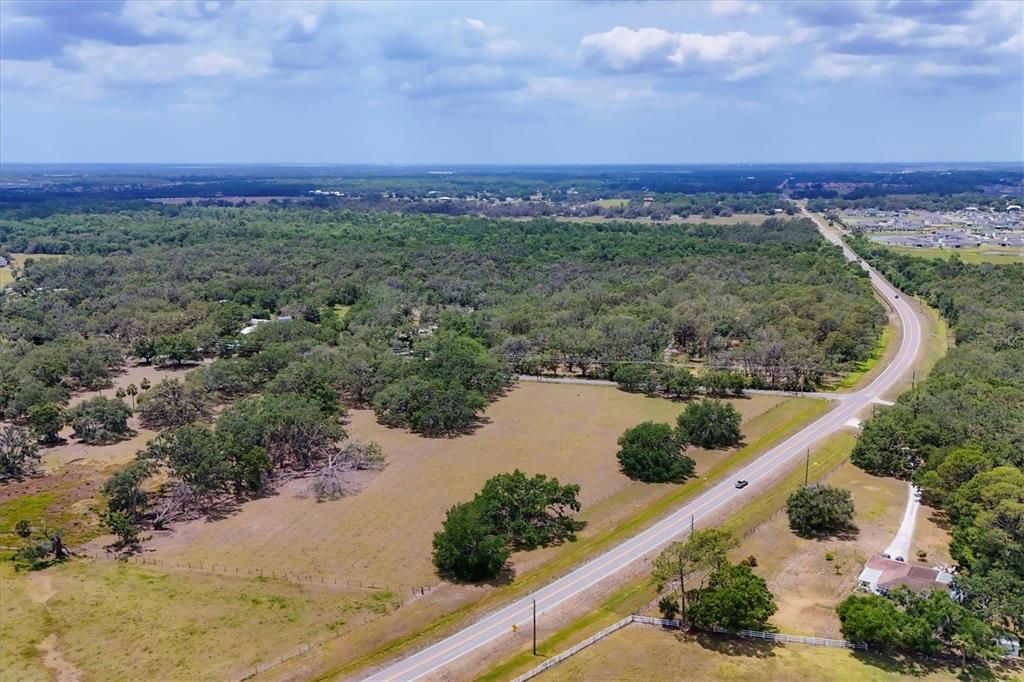 На продажу: $975,000 (6.75 acres)