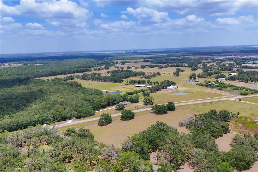 На продажу: $975,000 (6.75 acres)