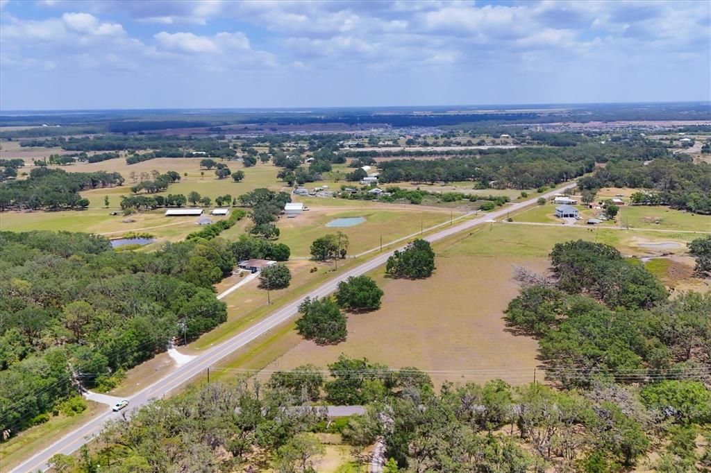 На продажу: $975,000 (6.75 acres)