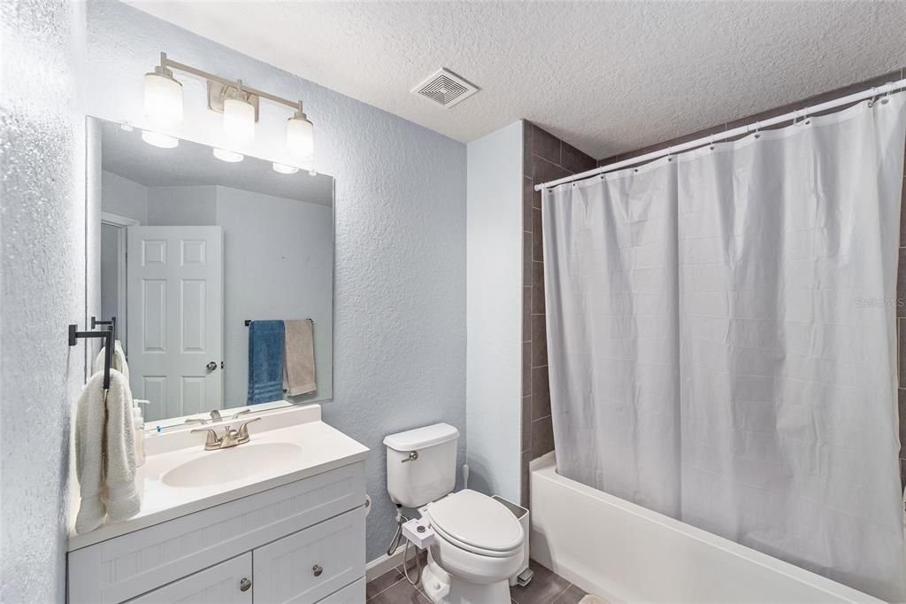 For Sale: $247,400 (3 beds, 2 baths, 1584 Square Feet)