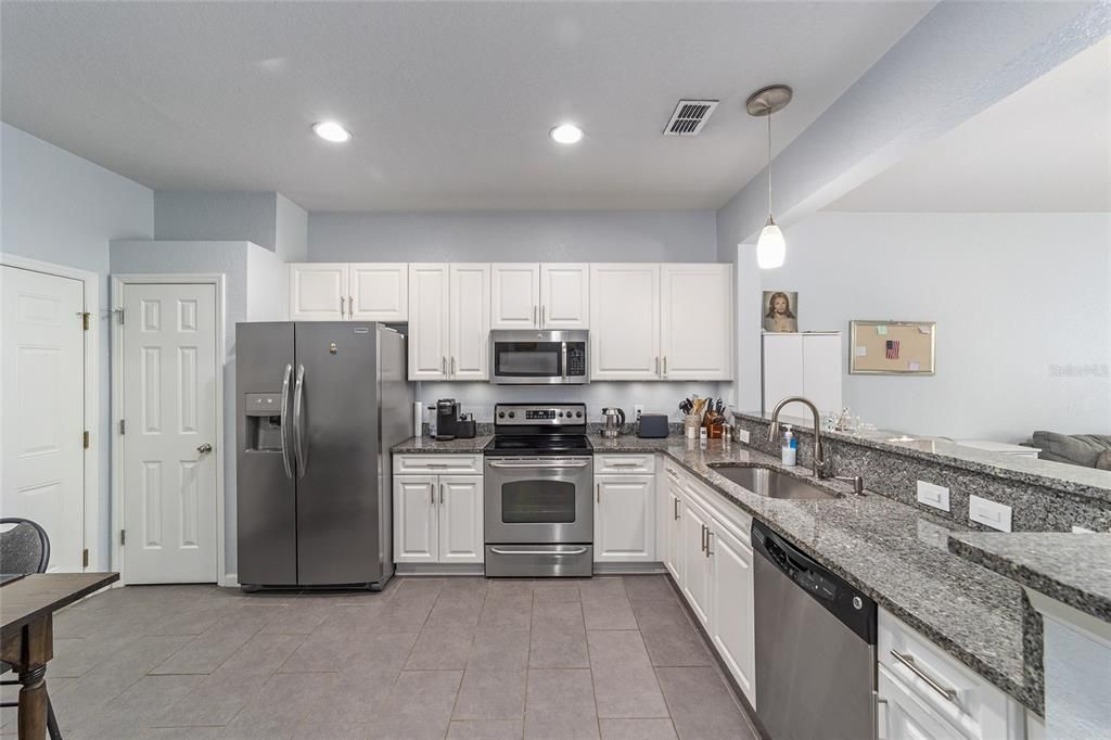 For Sale: $247,400 (3 beds, 2 baths, 1584 Square Feet)
