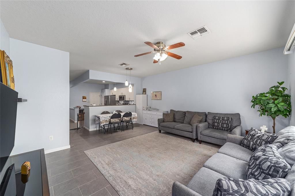 For Sale: $247,400 (3 beds, 2 baths, 1584 Square Feet)