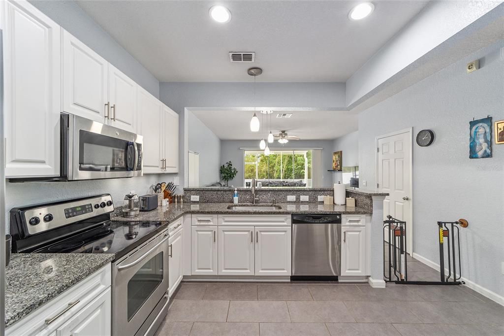 For Sale: $247,400 (3 beds, 2 baths, 1584 Square Feet)