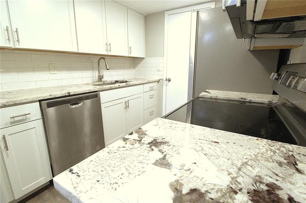 Active With Contract: $1,495 (2 beds, 2 baths, 1178 Square Feet)