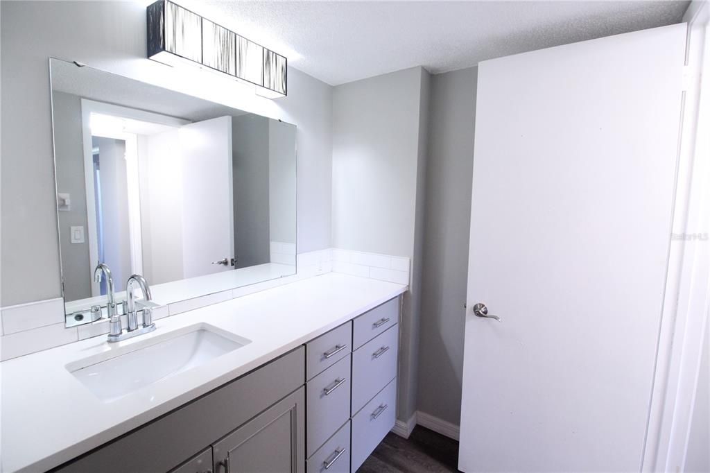 Active With Contract: $1,495 (2 beds, 2 baths, 1178 Square Feet)