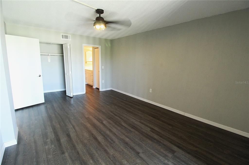 Active With Contract: $1,495 (2 beds, 2 baths, 1178 Square Feet)