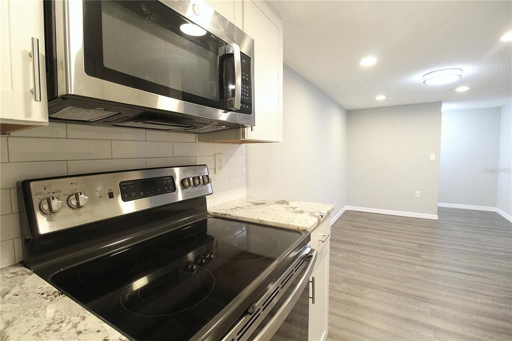 Active With Contract: $1,495 (2 beds, 2 baths, 1178 Square Feet)