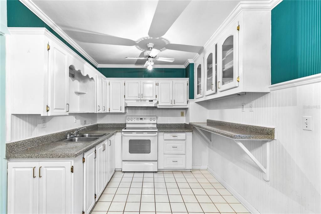 Active With Contract: $289,000 (3 beds, 2 baths, 1368 Square Feet)