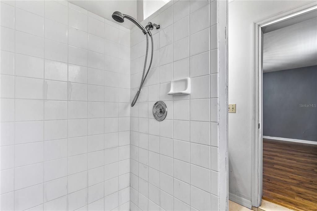 Active With Contract: $289,000 (3 beds, 2 baths, 1368 Square Feet)