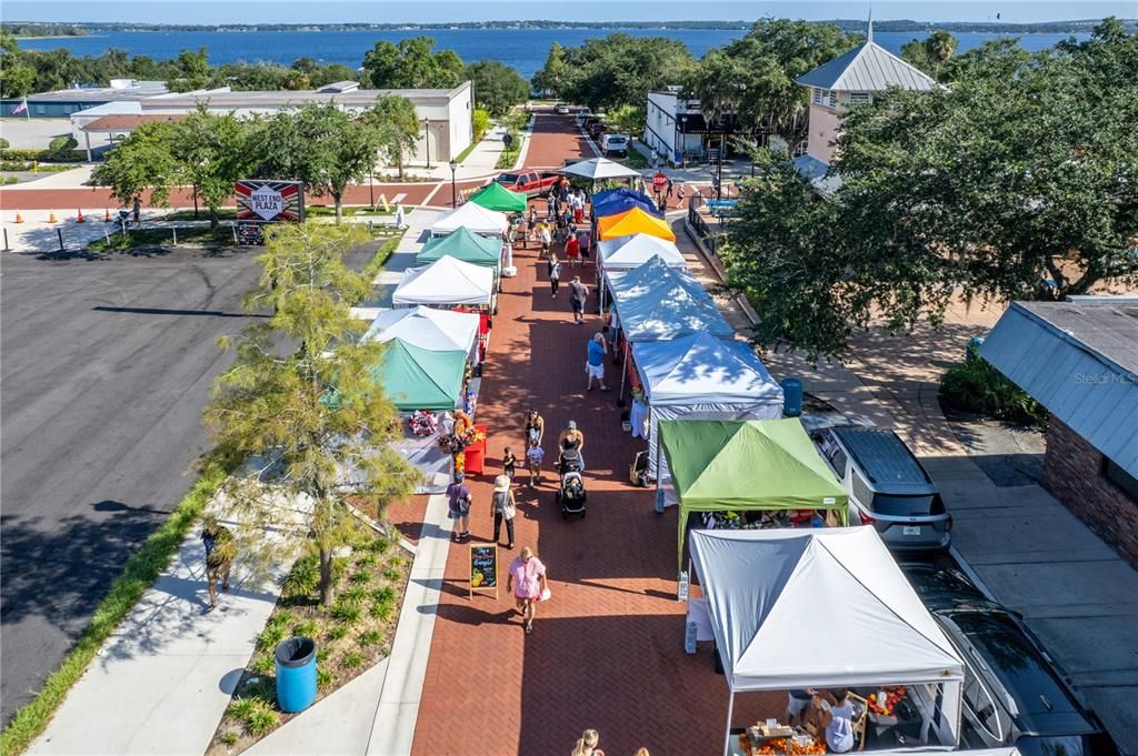 Active With Contract: $289,000 (3 beds, 2 baths, 1368 Square Feet)