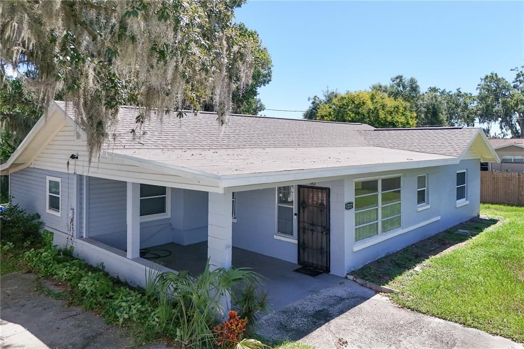 Active With Contract: $289,000 (3 beds, 2 baths, 1368 Square Feet)