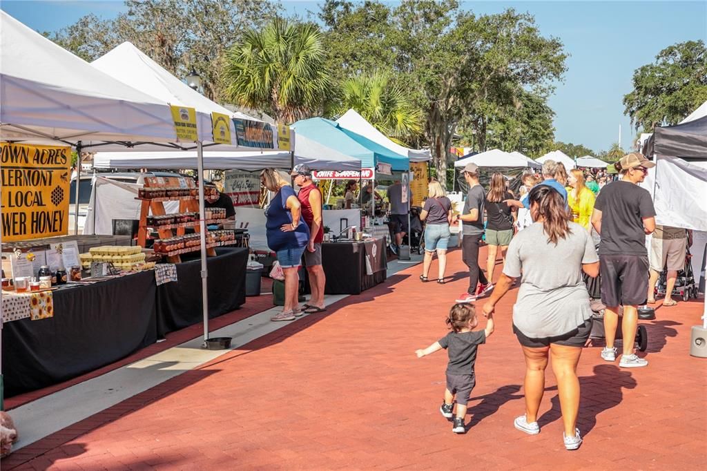Active With Contract: $289,000 (3 beds, 2 baths, 1368 Square Feet)