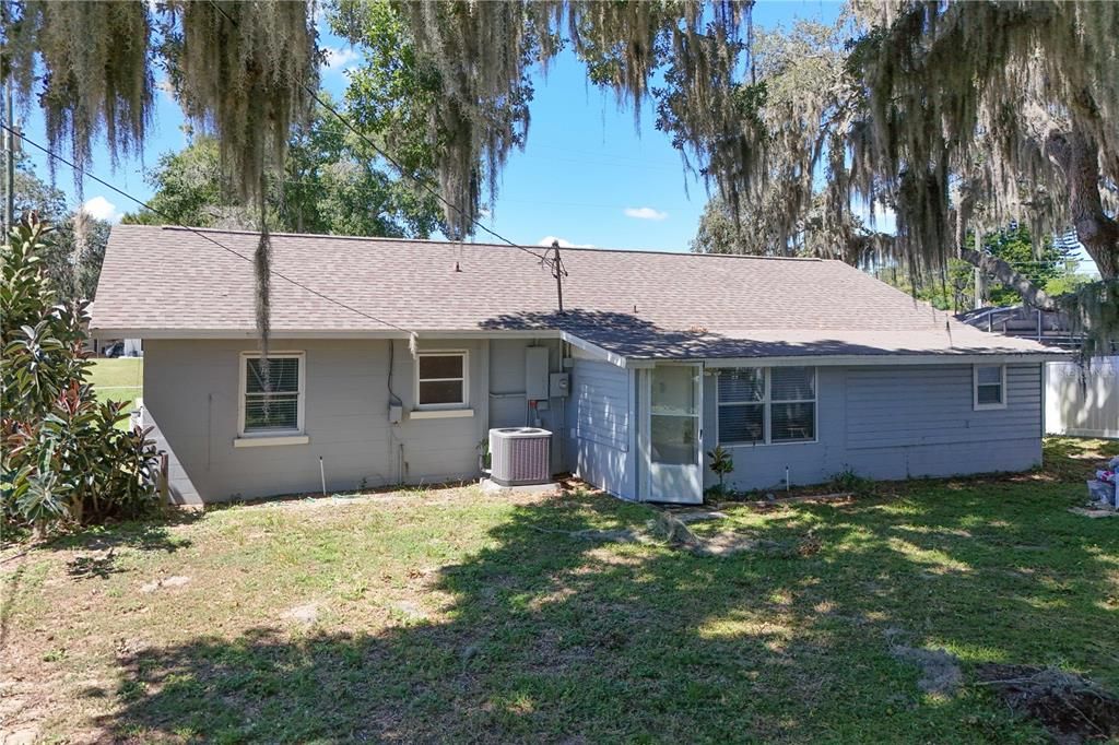 Active With Contract: $289,000 (3 beds, 2 baths, 1368 Square Feet)