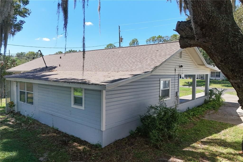 Active With Contract: $289,000 (3 beds, 2 baths, 1368 Square Feet)