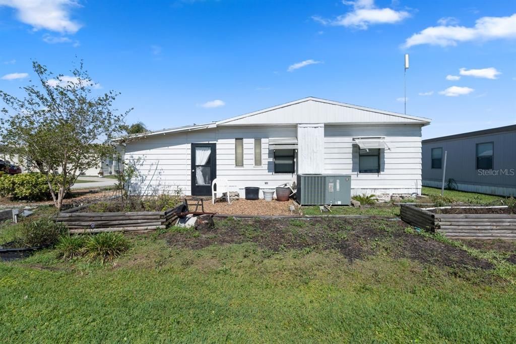 待售: $143,000 (2 贝兹, 2 浴室, 1300 平方英尺)