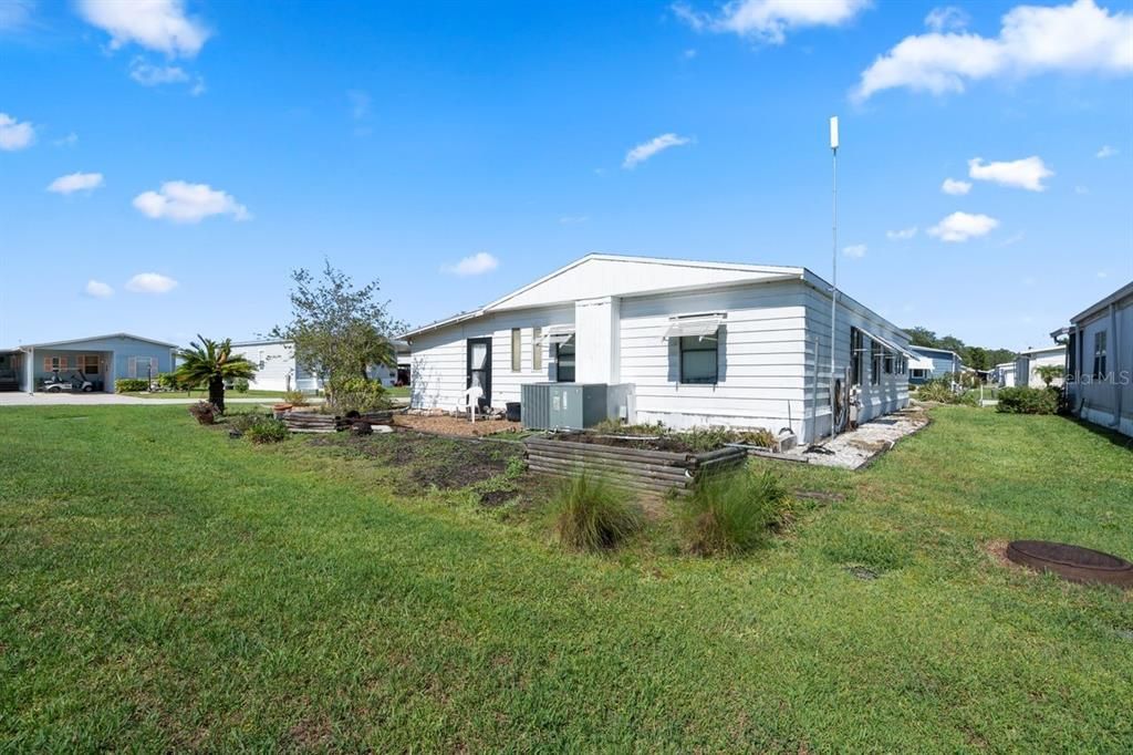 待售: $143,000 (2 贝兹, 2 浴室, 1300 平方英尺)