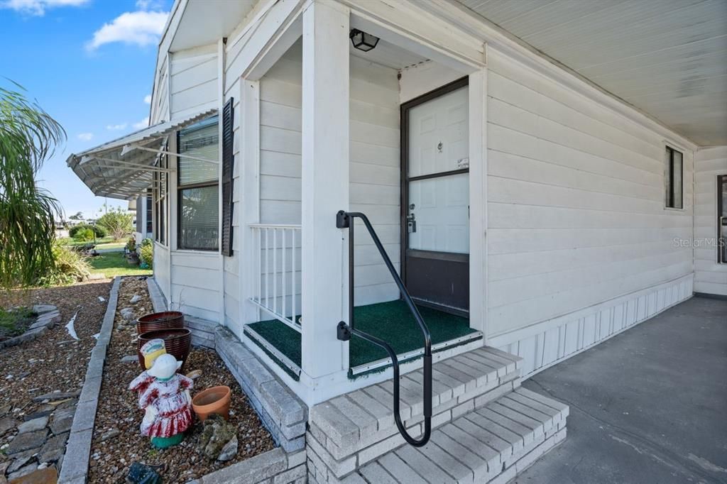 待售: $143,000 (2 贝兹, 2 浴室, 1300 平方英尺)