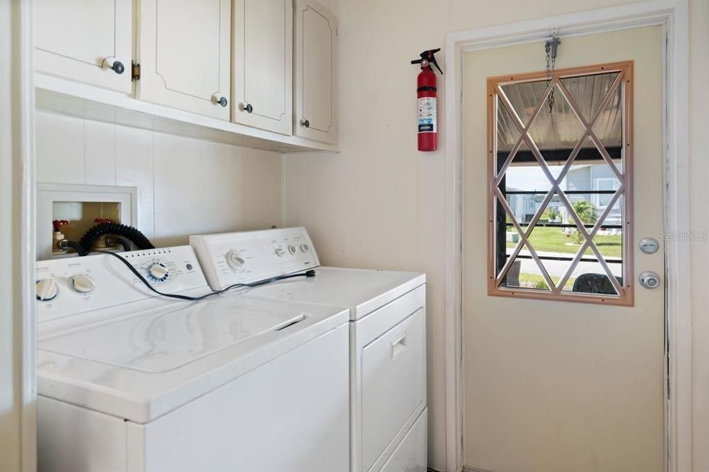 待售: $143,000 (2 贝兹, 2 浴室, 1300 平方英尺)