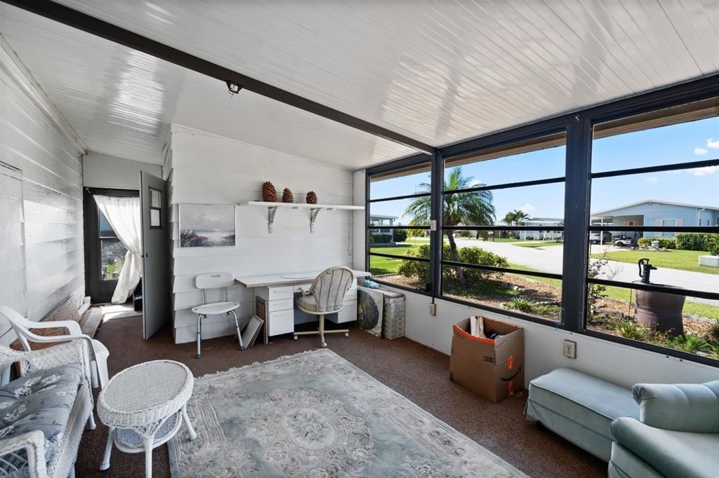 待售: $143,000 (2 贝兹, 2 浴室, 1300 平方英尺)