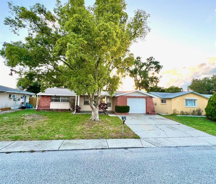 Recently Rented: $1,850 (3 beds, 2 baths, 1298 Square Feet)