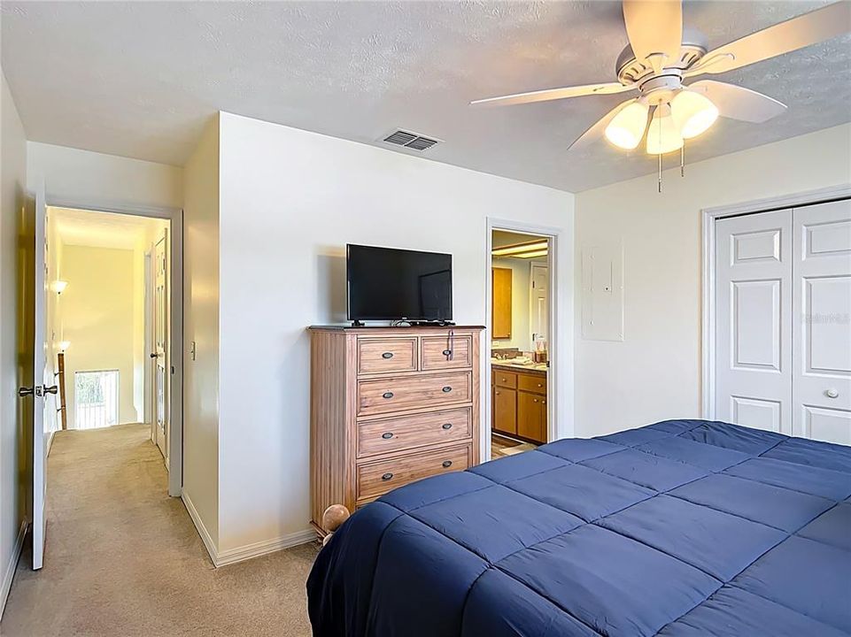 待售: $335,000 (2 贝兹, 2 浴室, 1080 平方英尺)