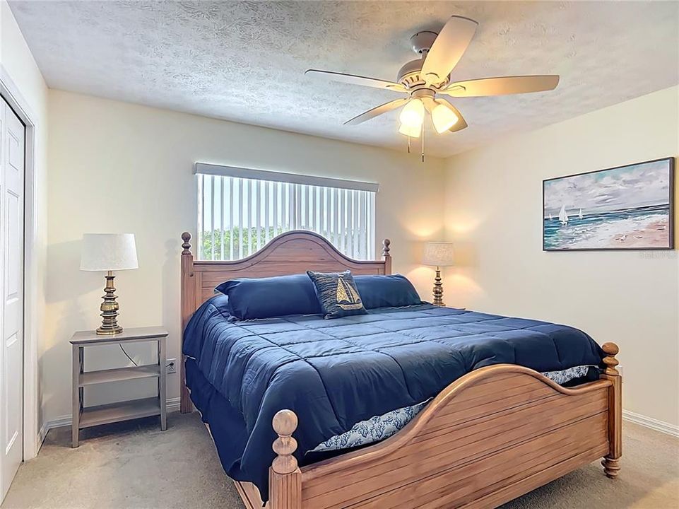 待售: $335,000 (2 贝兹, 2 浴室, 1080 平方英尺)