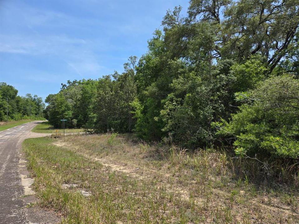 На продажу: $49,900 (0.86 acres)