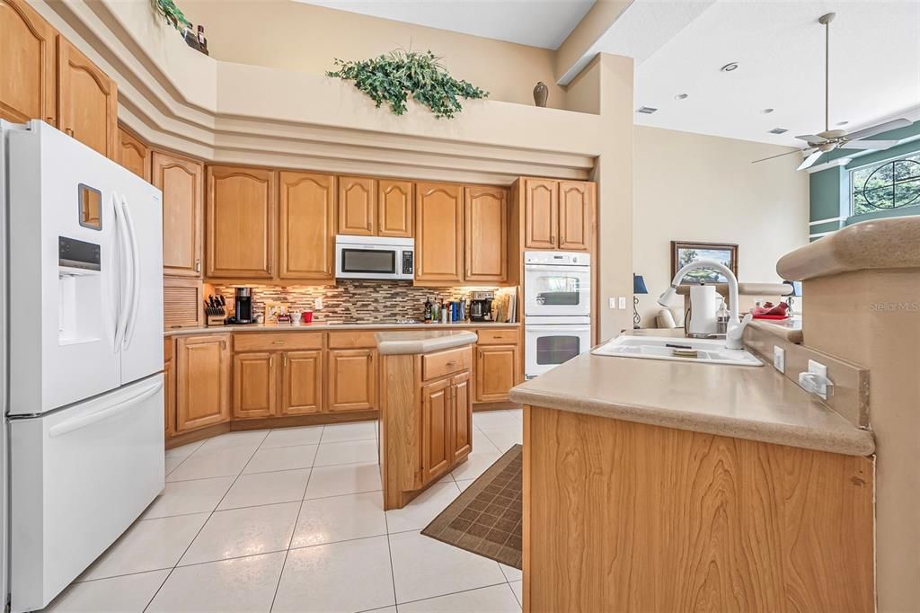 For Sale: $1,100,000 (4 beds, 4 baths, 4208 Square Feet)