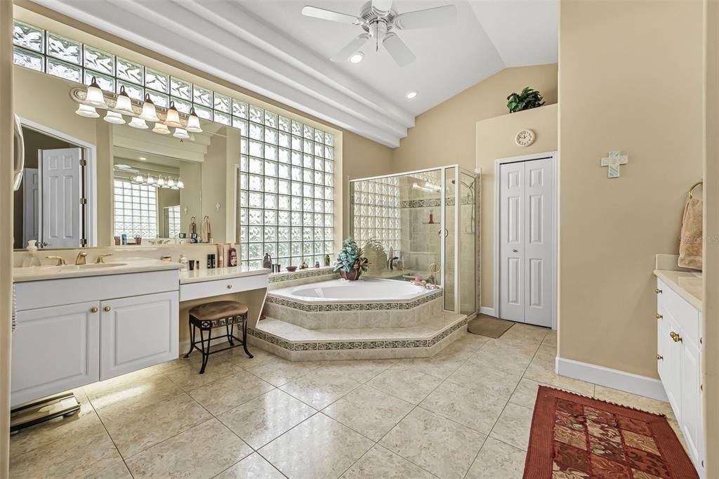 For Sale: $1,100,000 (4 beds, 4 baths, 4208 Square Feet)