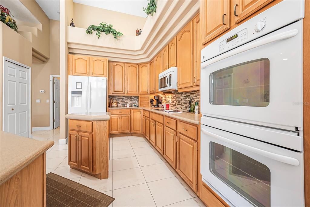 For Sale: $1,100,000 (4 beds, 4 baths, 4208 Square Feet)