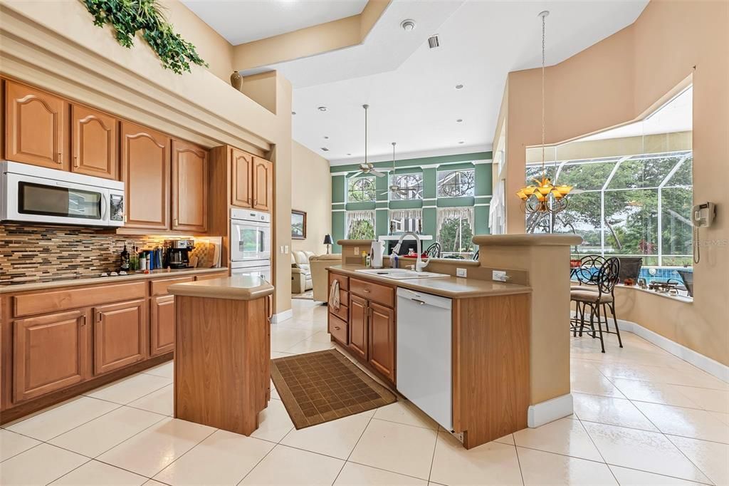 For Sale: $1,100,000 (4 beds, 4 baths, 4208 Square Feet)