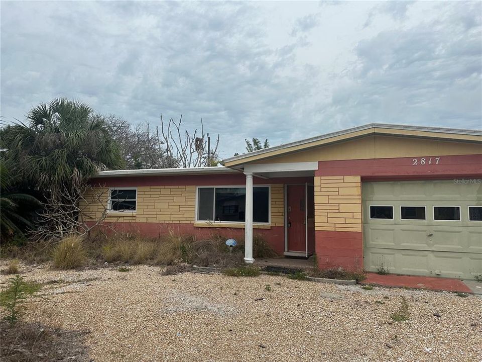 Recently Sold: $230,000 (2 beds, 1 baths, 1096 Square Feet)