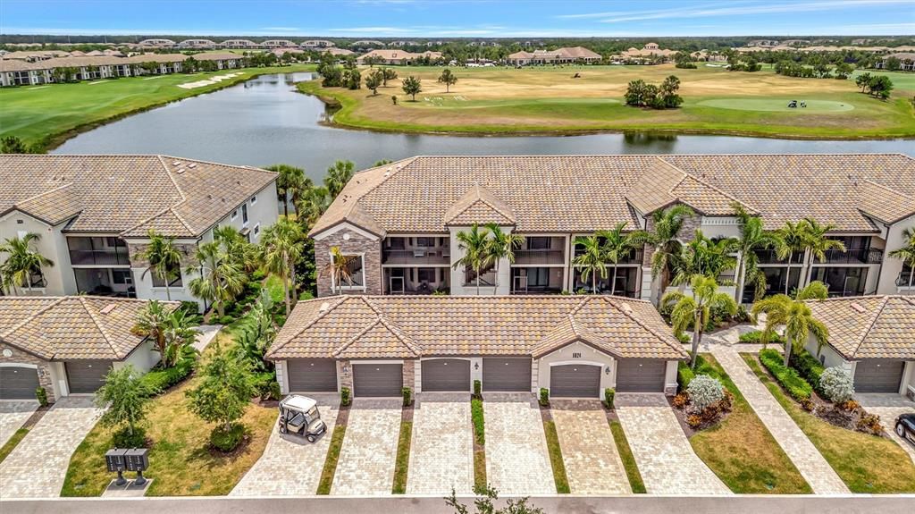 Recently Sold: $434,900 (2 beds, 2 baths, 1569 Square Feet)