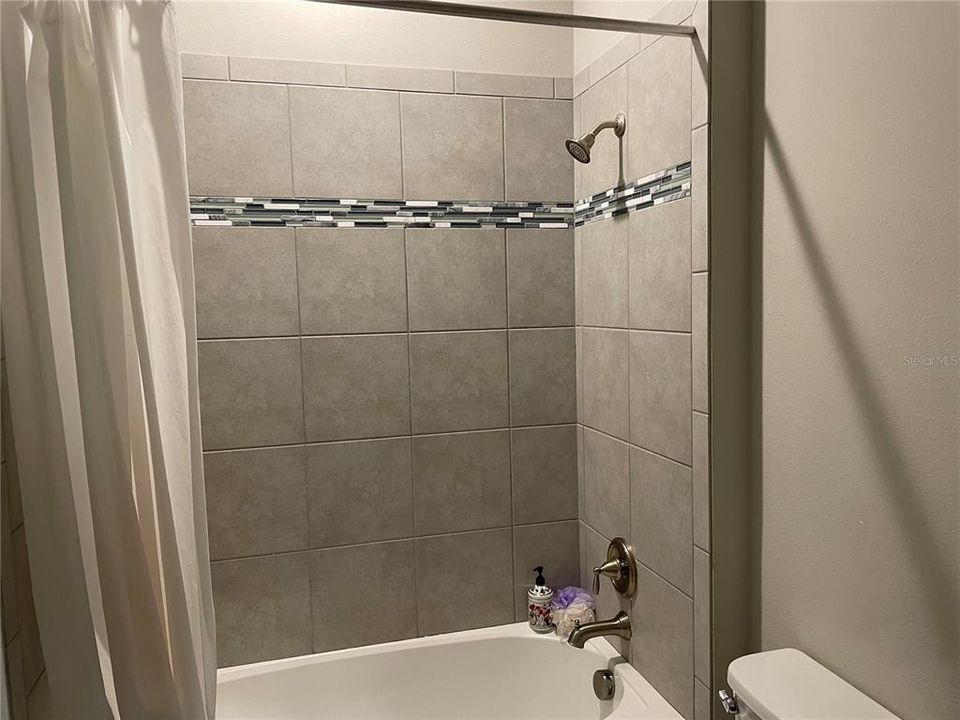 For Rent: $2,200 (4 beds, 2 baths, 1891 Square Feet)