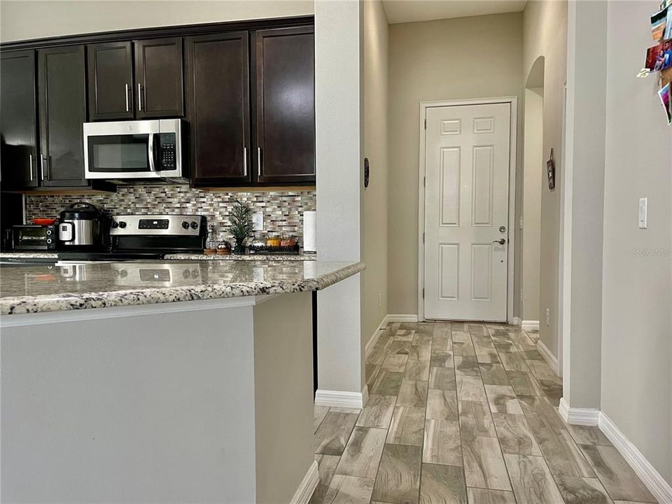 For Rent: $2,200 (4 beds, 2 baths, 1891 Square Feet)