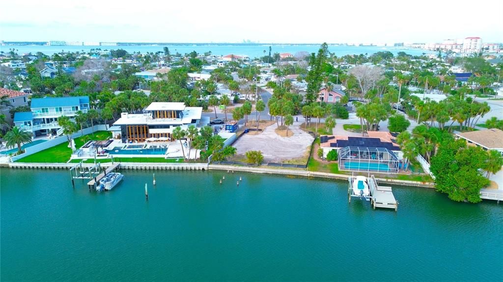 En Venta: $1,500,000 (0.22 acres)