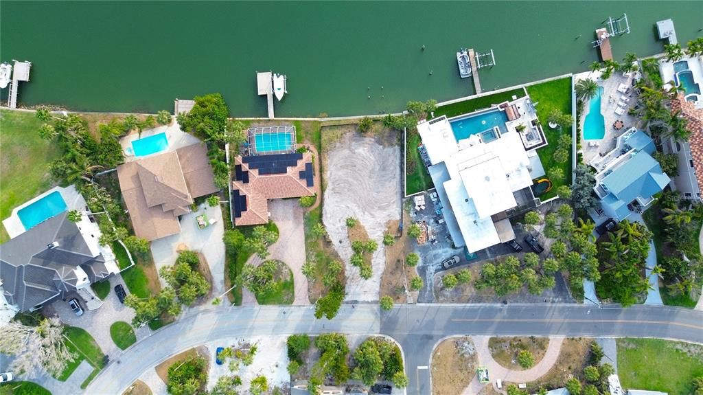 En Venta: $1,500,000 (0.22 acres)